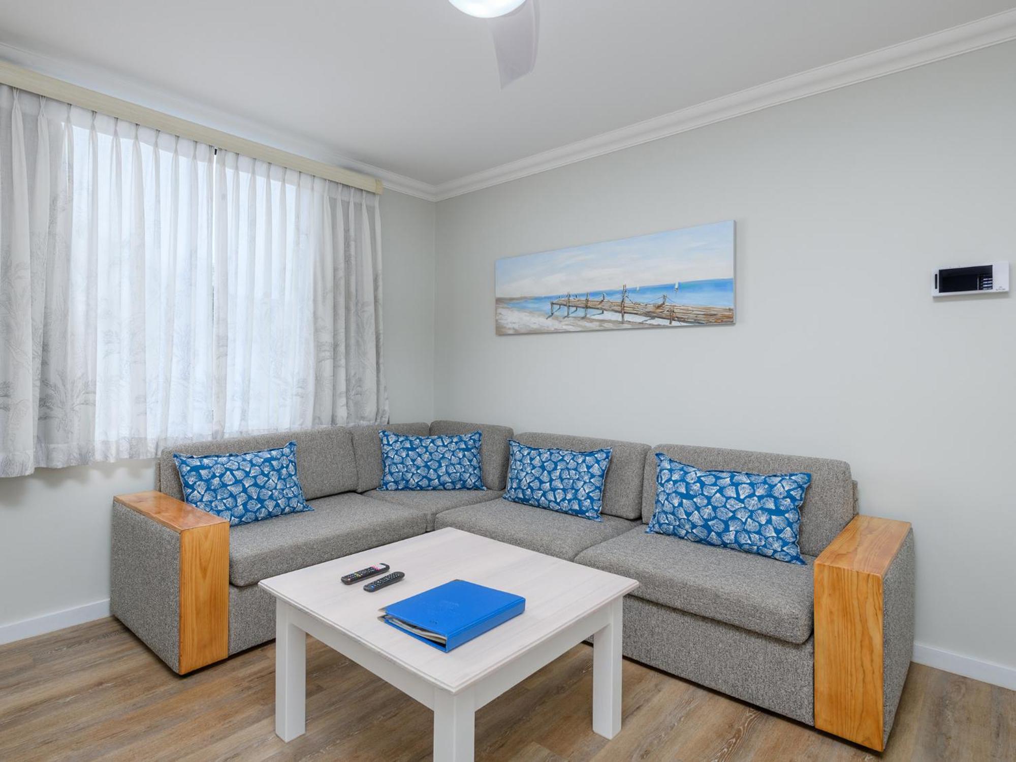 Margate Beach Club Стая снимка